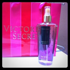 Reduced!!VS midnight exotics deep berry spray 💕