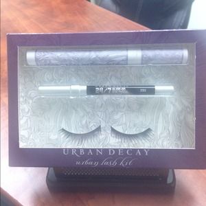 Urban decay lush set BNIB never opened