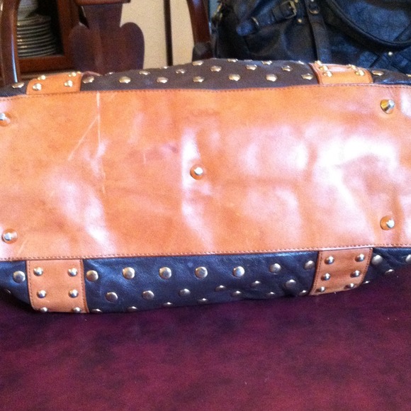 Hand Bag - Picture 3 of 4