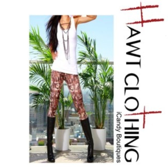 Pants - Newspaper print trendy leggings