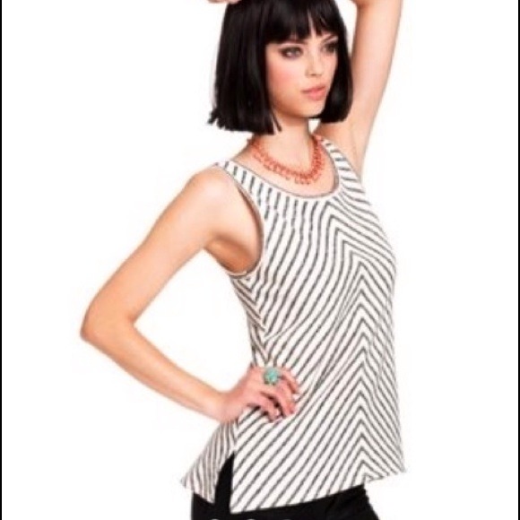 Bar III black and white chevron tank