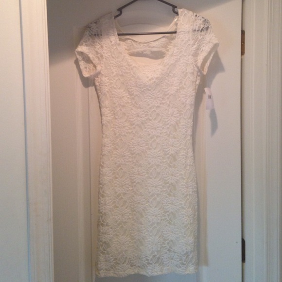 Lush Dress. NEVER BEEN WORN - Picture 1 of 3