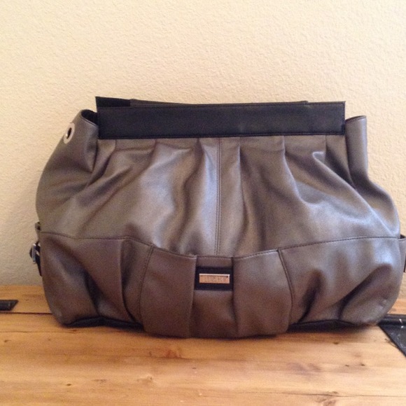 Miche shell called Oakley