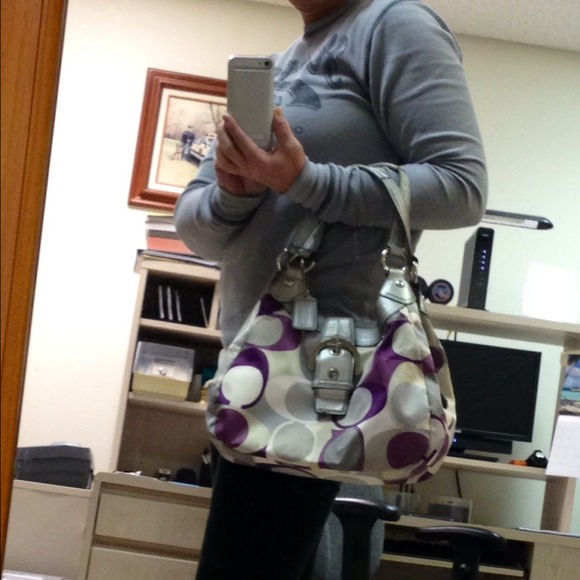 REDUCED! 💞Authentic Awesome Coach handbag. 💖👜💞 - Picture 4 of 4