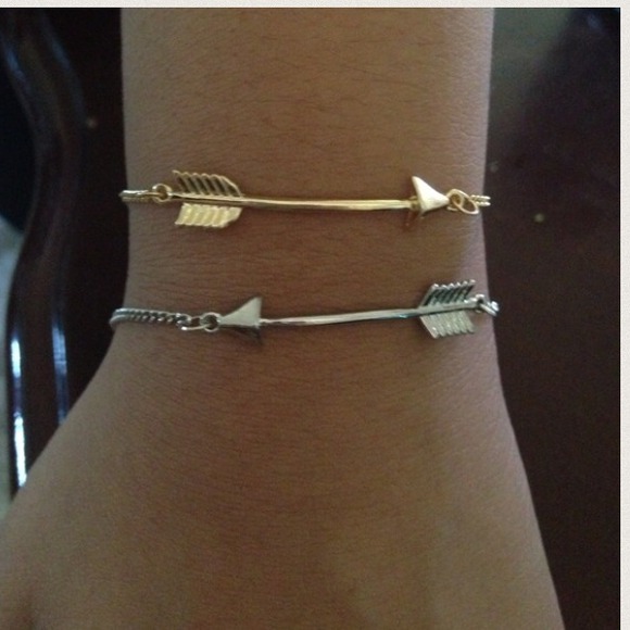 ⚡️flash sale⚡️Arrow bracelet