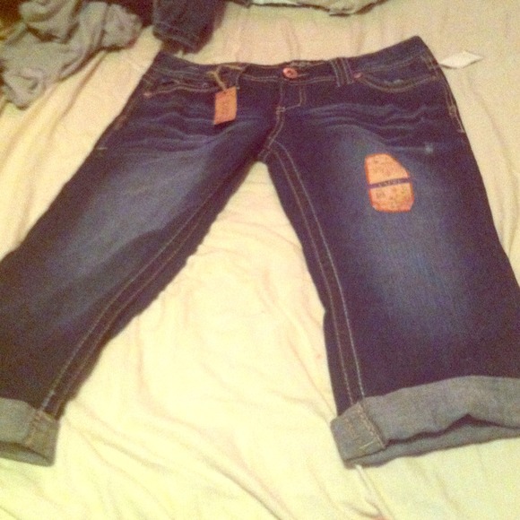 Capris cute don't fit me tho
