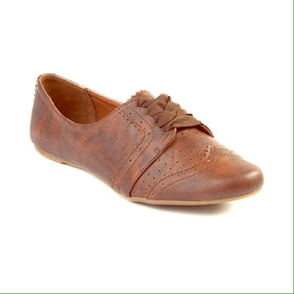 Beautiful shoes. Only worn once!!