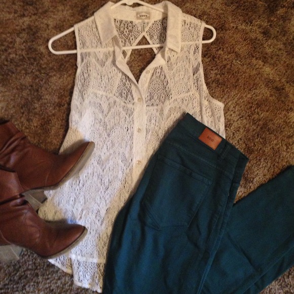 ❌IN BUNDLE❌Kirra Lace Top with Back Cutout