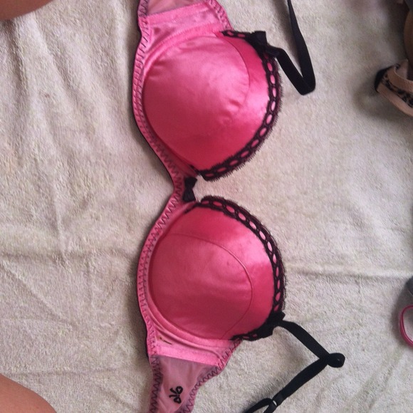 34B Victoria secret pink bra