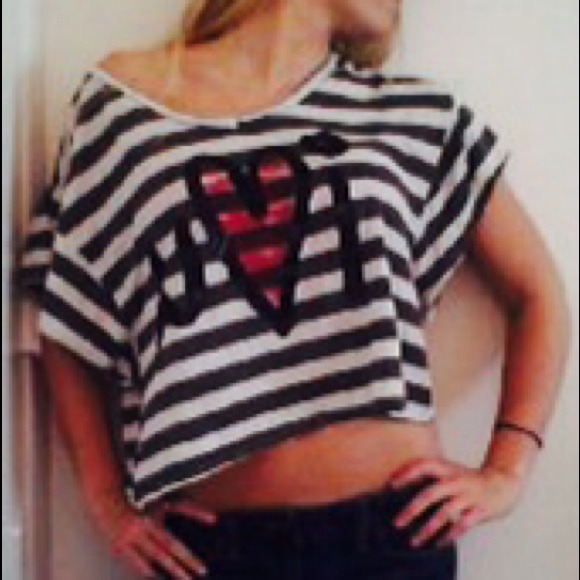 ‼️Reserved‼️I ❤️ u crop top - Picture 3 of 3