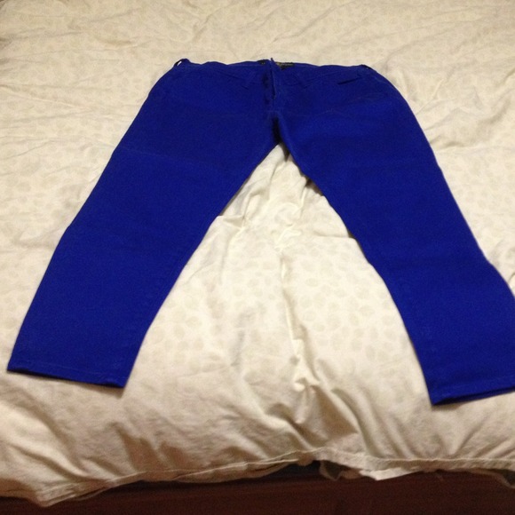 NWOT blue Lucky Brand cropped jeans size 12 (31)