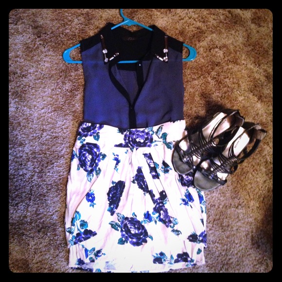 ❌SOLD IN BUNDLE❌ Floral Peplum Tulip Skirt