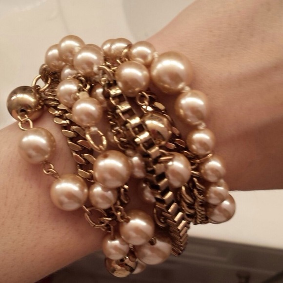 Stella and Dot Lucia Bracelet- RETIRED