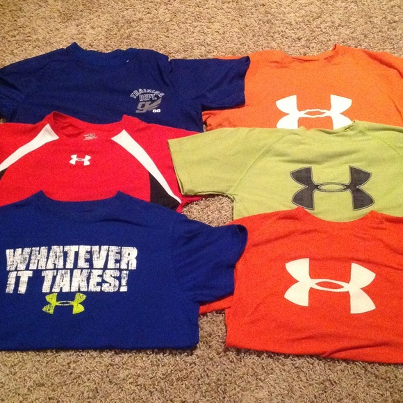 Bundle of 5 Under Armour/1 Gap shirts S/M
