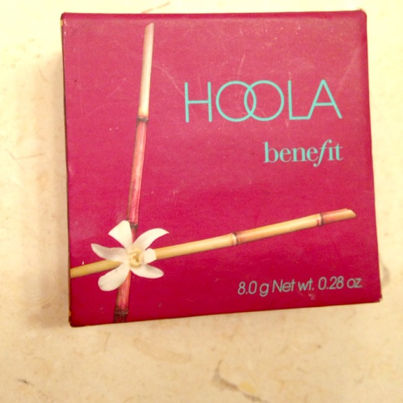 SOLD Hoola benefit bronzer used once!