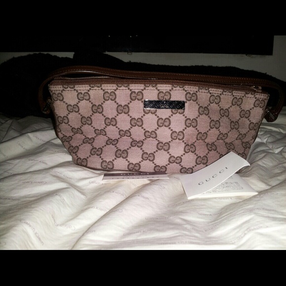 Small Gucci handbag...great condition!