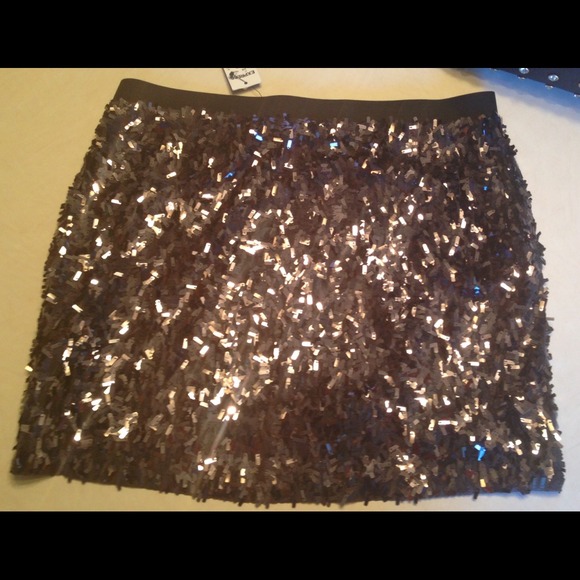 Dressy Express Sequin Skirt - Picture 4 of 4