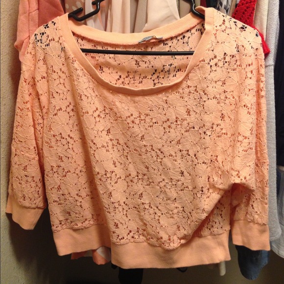 Flowery Top 🌺 - Picture 2 of 3