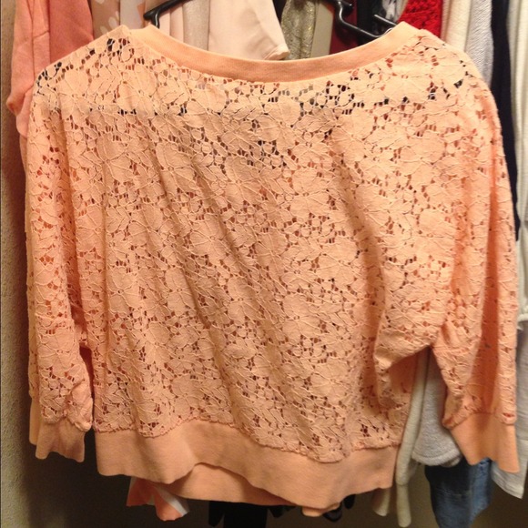 Flowery Top 🌺 - Picture 3 of 3