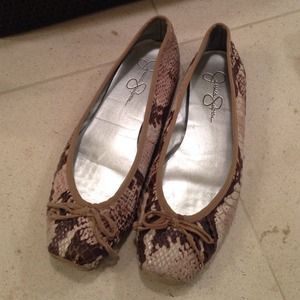 Jessica Simpson snakeskin flats 6.5
