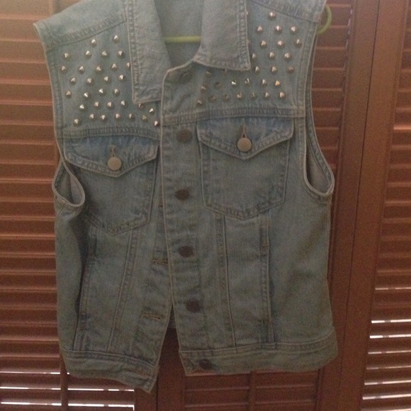 Studded jean vest!