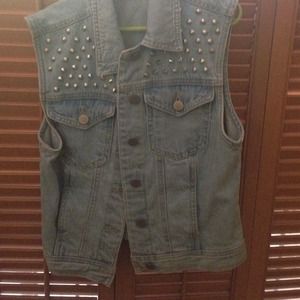 Studded jean vest!