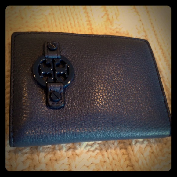 SOLD ❤️Authentic brand new Tory Burch card holder