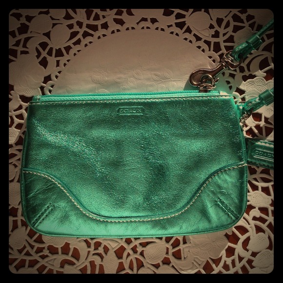 COACH Wristlet in Metallic Turquoise 💛