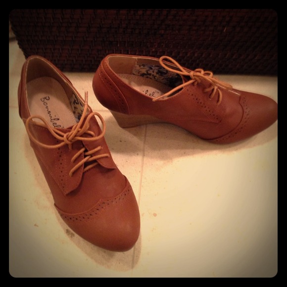 Brown oxford wedge shoe size 6.5