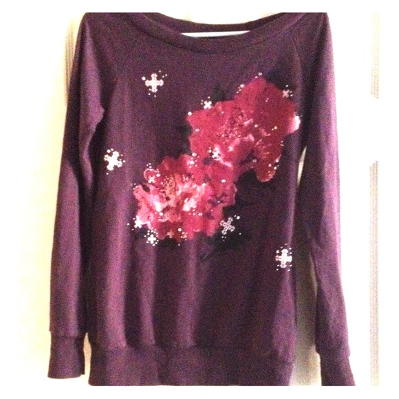 Cute and comfortable purple sweater top