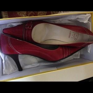 REDUCED‼️ Dark Red JOAN & DAVID pumps