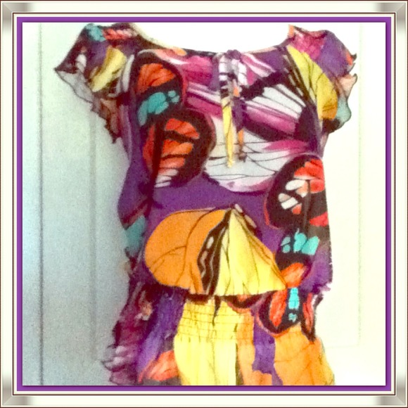 🚫Sold in Bundle🚫🎉Host Pick!🎉Butterfly Top