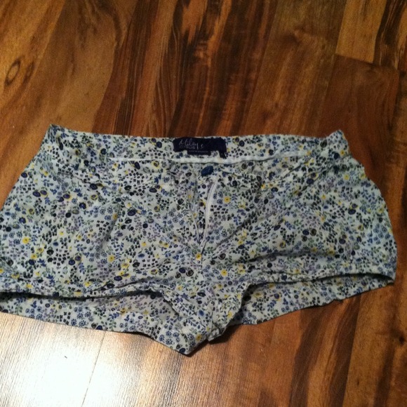 {SALE} Floral shorts