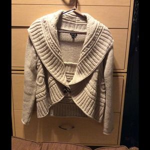 ⭐️⭐️ Beige Cardigan ⭐️⭐️