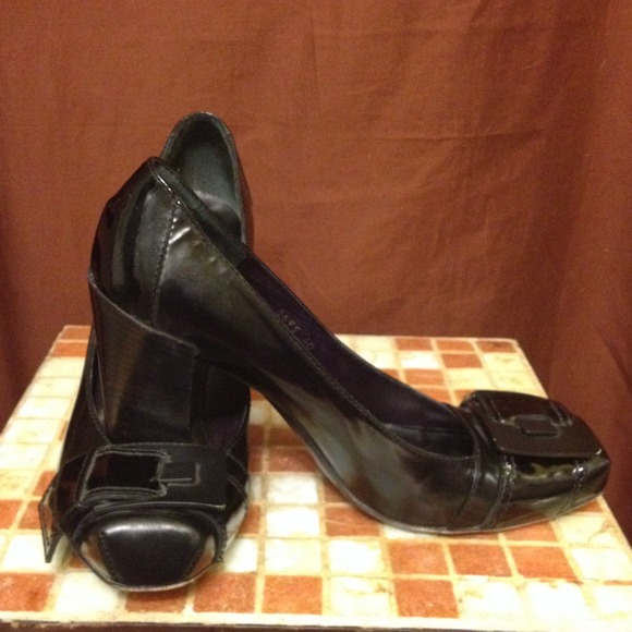 elisa nero pumps 50% off already marked