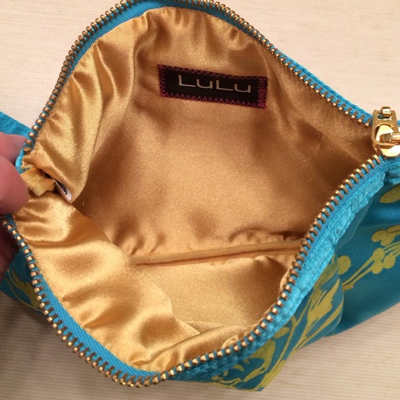 LuLu blue clutch w green textured print - Picture 3 of 3