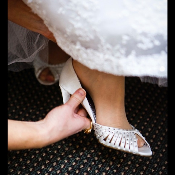 White Peep toe Heels - Picture 2 of 3