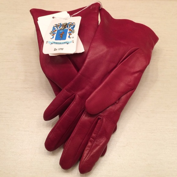 Red leather gloves,cashmere interior. - Picture 2 of 4