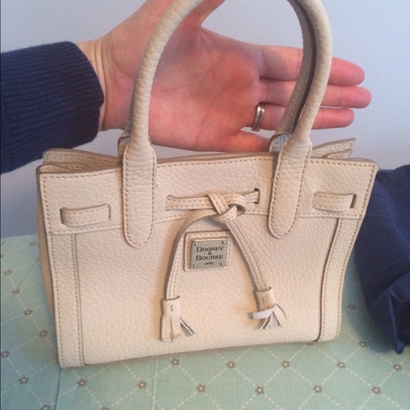 Dooney & Bourke taupe leather handbag - Picture 4 of 4