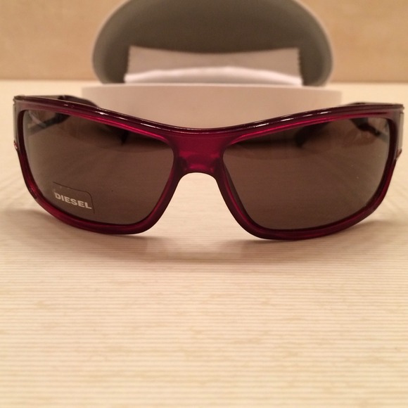 100% Authentic Diesel sunglasses. - Picture 3 of 3