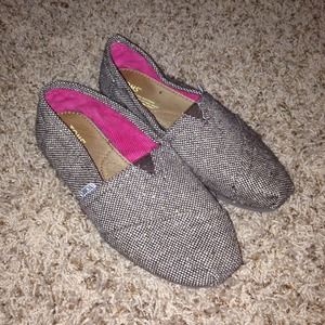 Toms