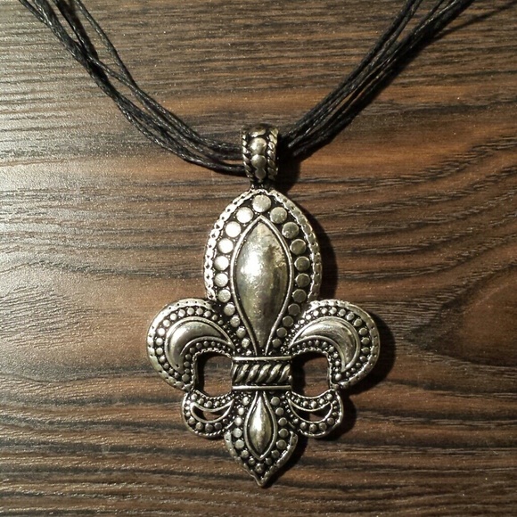 **sold**Fleur de lis fashion necklace