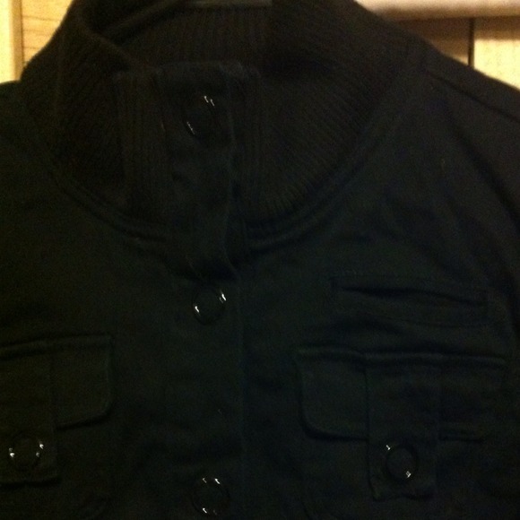 Short black jacket - Picture 2 of 4