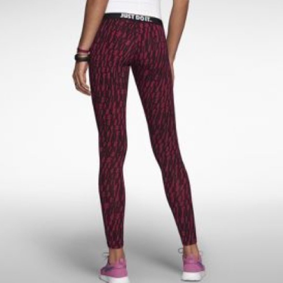 (SOLD)Nike pants - Picture 2 of 2