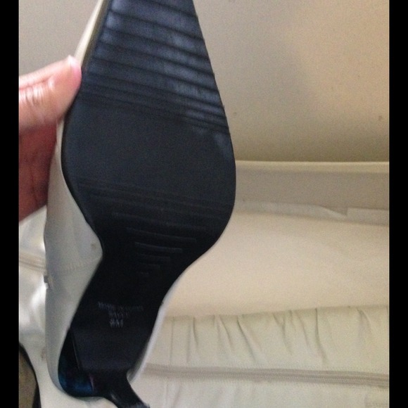 REDUCED‼️ Off white Rouched boots - Picture 3 of 3