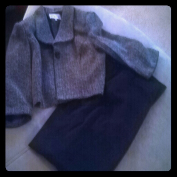 Sold!!! Jones New York stretch slacks and jacket!