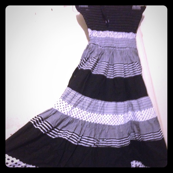 Black and white strapless dress