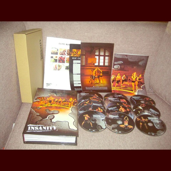Insanity 60 day workout complete DVD. 13 DVD