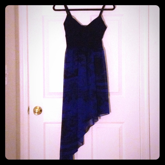✨$18✨ High-low Blue Print Dress
