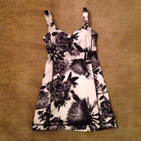 Lululemon athletica Aria Tank II ✨NWOT✨